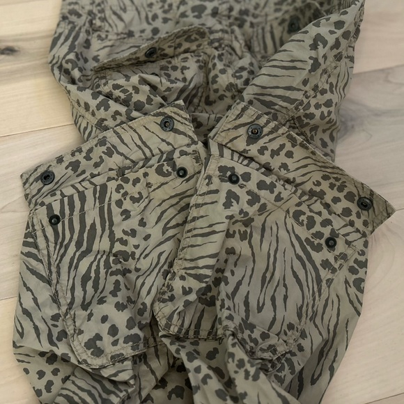 London Jean Cotton Cargo Style Capris 2 - Picture 10 of 16